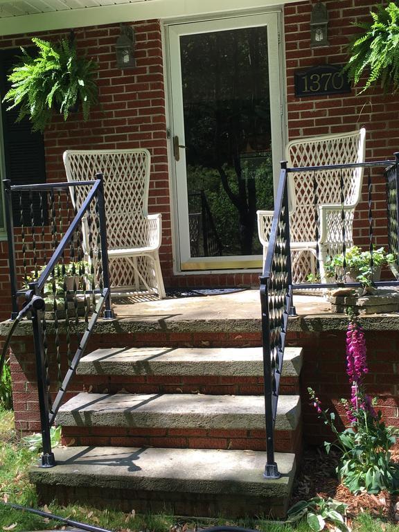 The Ashe Farm Bed & Breakfast Marshall Exterior photo