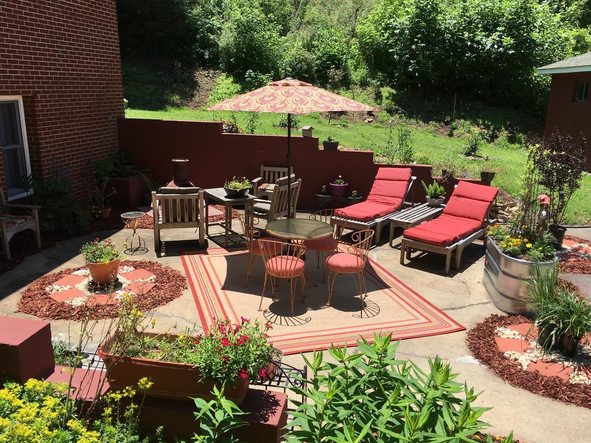 The Ashe Farm Bed & Breakfast Marshall Exterior photo