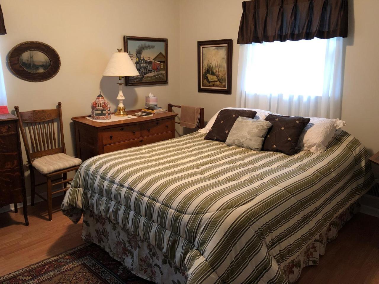 The Ashe Farm Bed & Breakfast Marshall Exterior photo